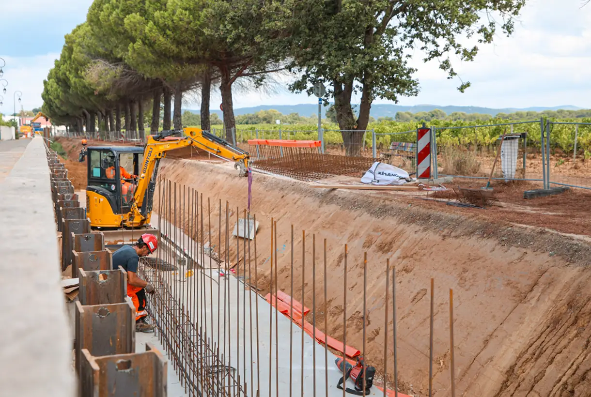Ferraillage d’un voile béton dans le lit élargi du canal du Carrubier