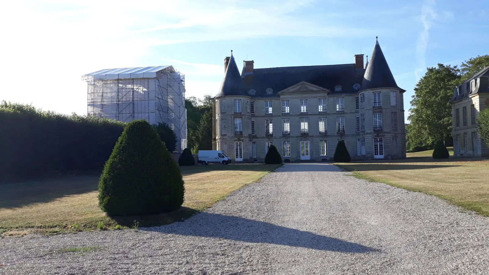 Château Hénonville Rénovation